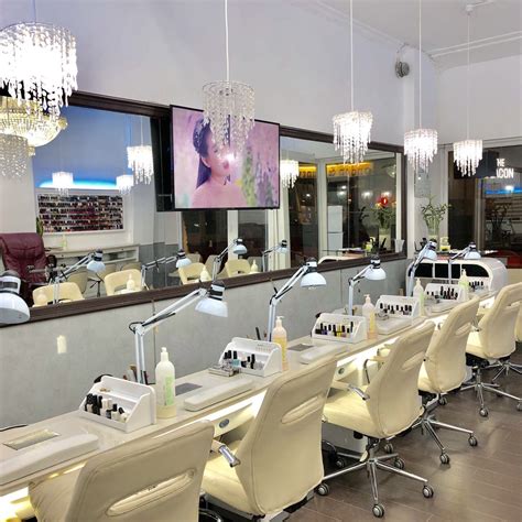 Services Of A Nail Salon 